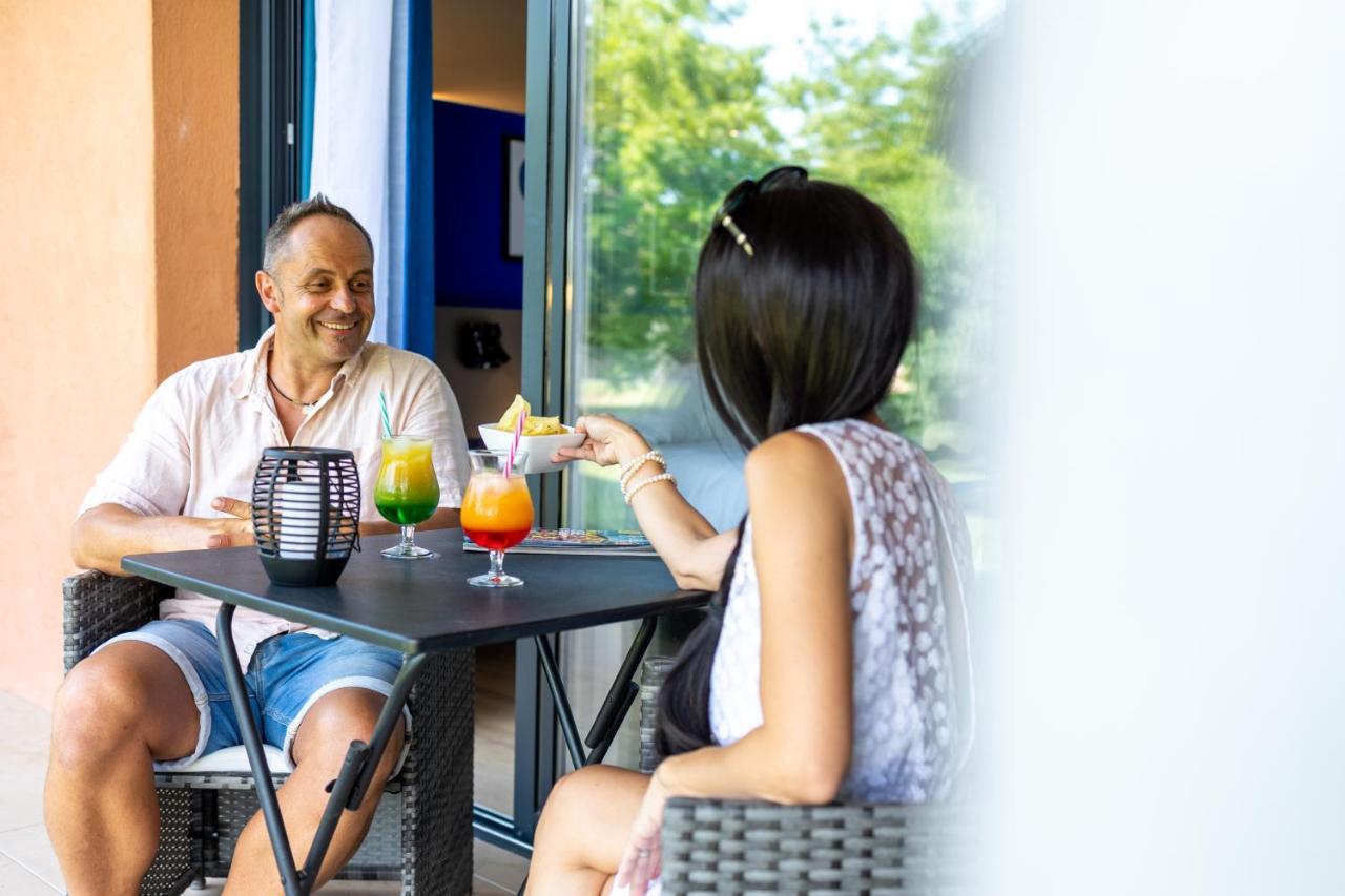 Logis Hotel & Spa Dejeunez Sous L'Arbre Русе Екстериор снимка